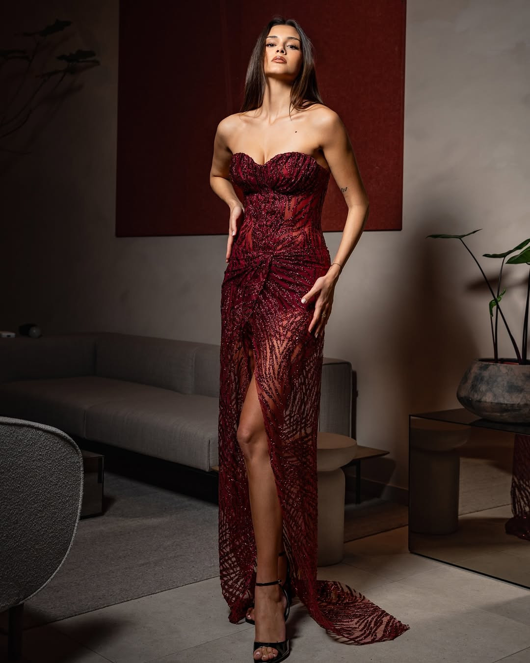 Tân Hoa hậu Hoàn vũ Croatia năm nay 23 tuổi, là sinh viên ngành điều dưỡng tại Đại học Dubrovnik.