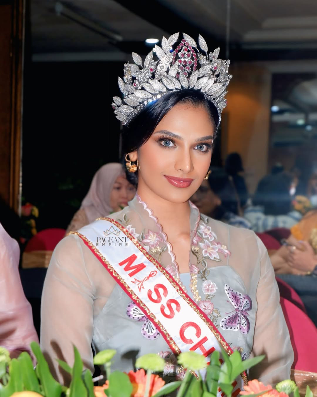 Đương kim Hoa hậu Siêu quốc gia Harashta Haifa Zahra, đương kim Miss Cosmo Ketut Permata Juliastrid và Miss Charm Rashmita Rasindran khoe sắc tại tiệc tối chào mừng của tổ chức Puteri Indonesia.