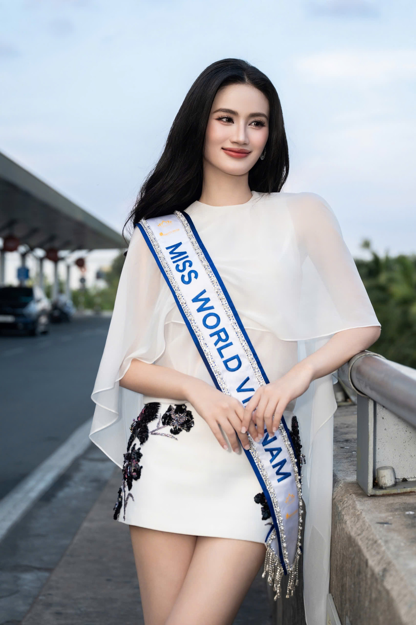 Ý Nhi nói đã chuẩn bị những món quà đặc biệt, mang đậm dấu ấn văn hóa Việt Nam để gửi tặng bạn bè quốc tế.