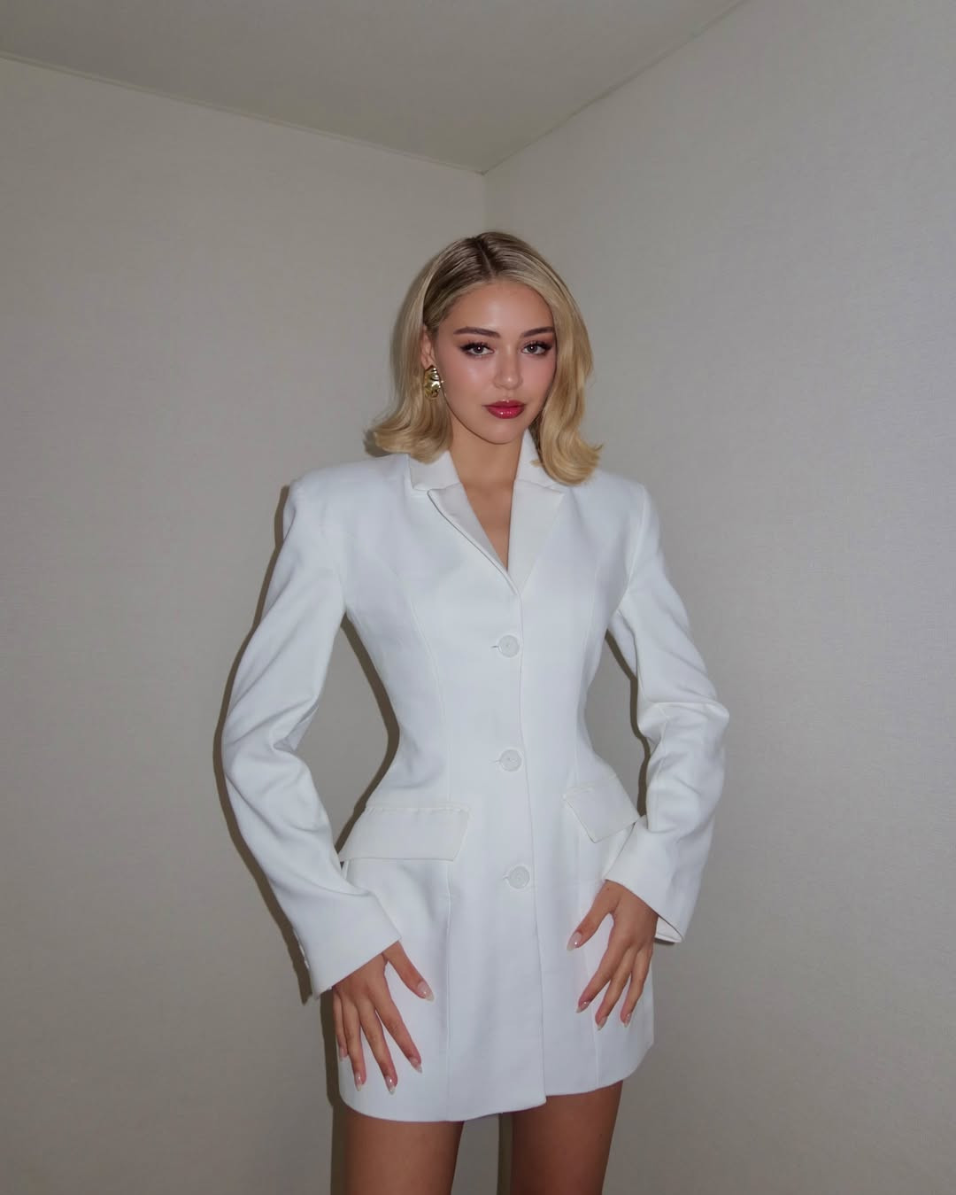 Các fan sắc đẹp cho rằng nếu Hoa hậu Thế giới 2025 vẫn giữ nguyên format như năm ngoái, mỗi châu lục chỉ chọn một ứng viên vào top thì khu vực châu Á - Thái Bình Dương sẽ là cuộc đua gay cấn giữa New Zealand và Thái Lan.