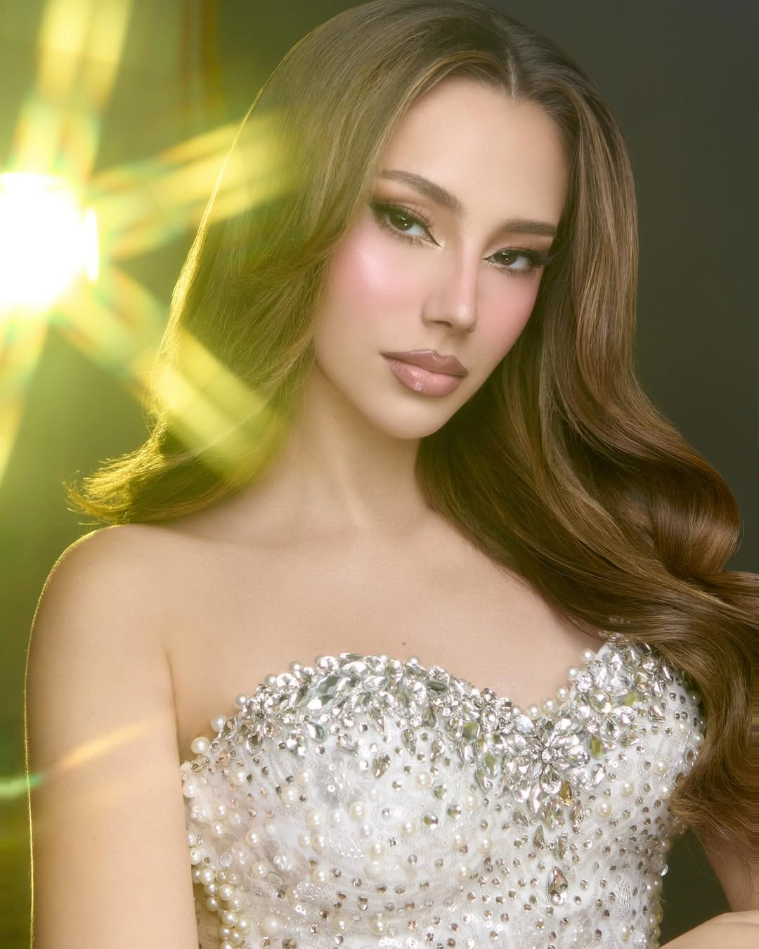 Cô năm nay 23 tuổi, là người mẫu, đã tốt nghiệp chuyên ngành báo chí tại Lima, Peru.