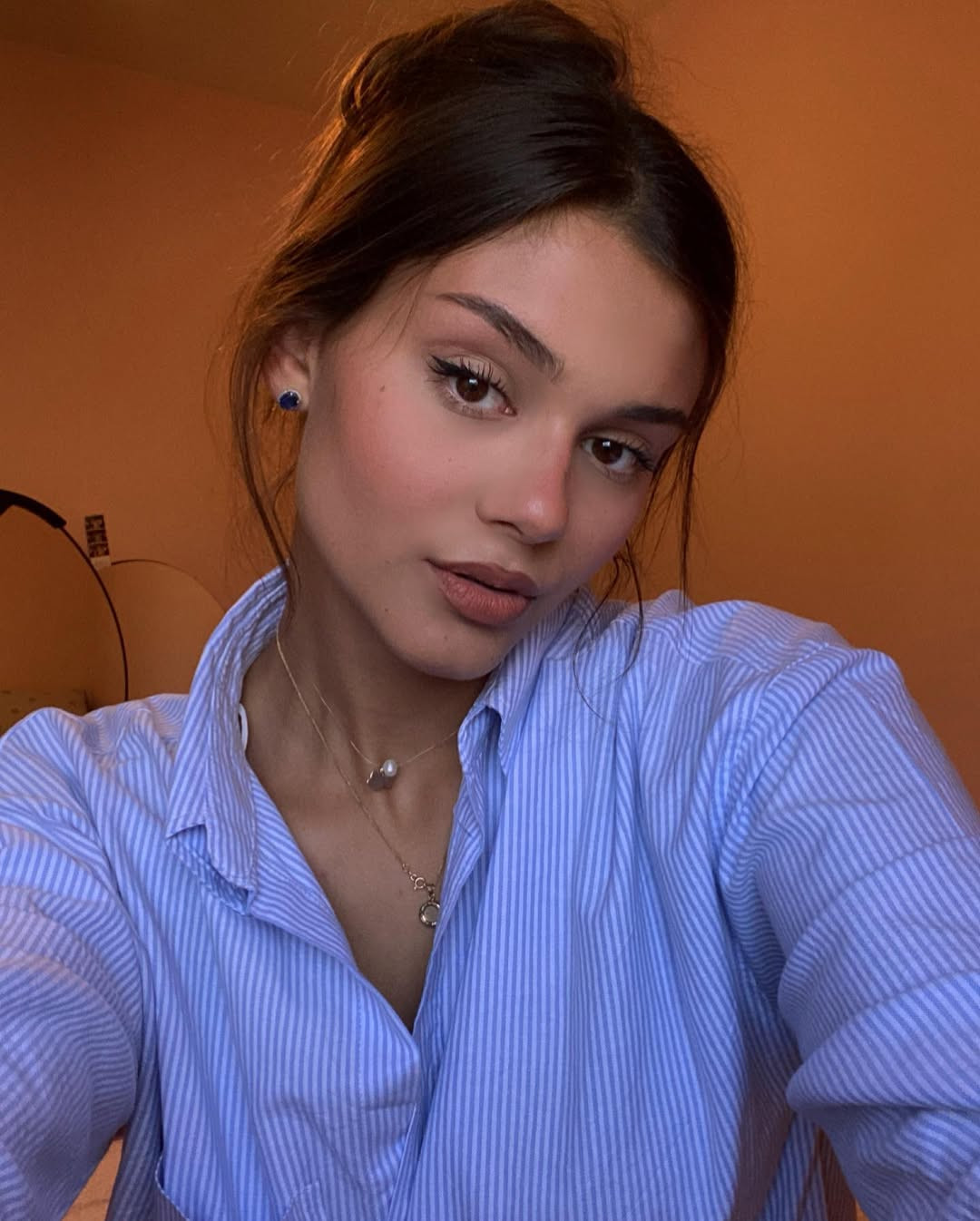 Với việc đăng quang Hoa hậu Hoàn vũ Croatia 2025, Laura giành được học bổng trị giá 20.000 euro cho chương trình đại học hoặc MBA tại Trường Kinh tế và Quản lý Zagreb.