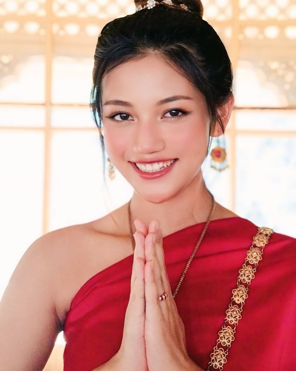 Cô có gương mặt ngọt ngào, trong sáng, phù hợp với tiêu chí của Hoa hậu Thế giới.