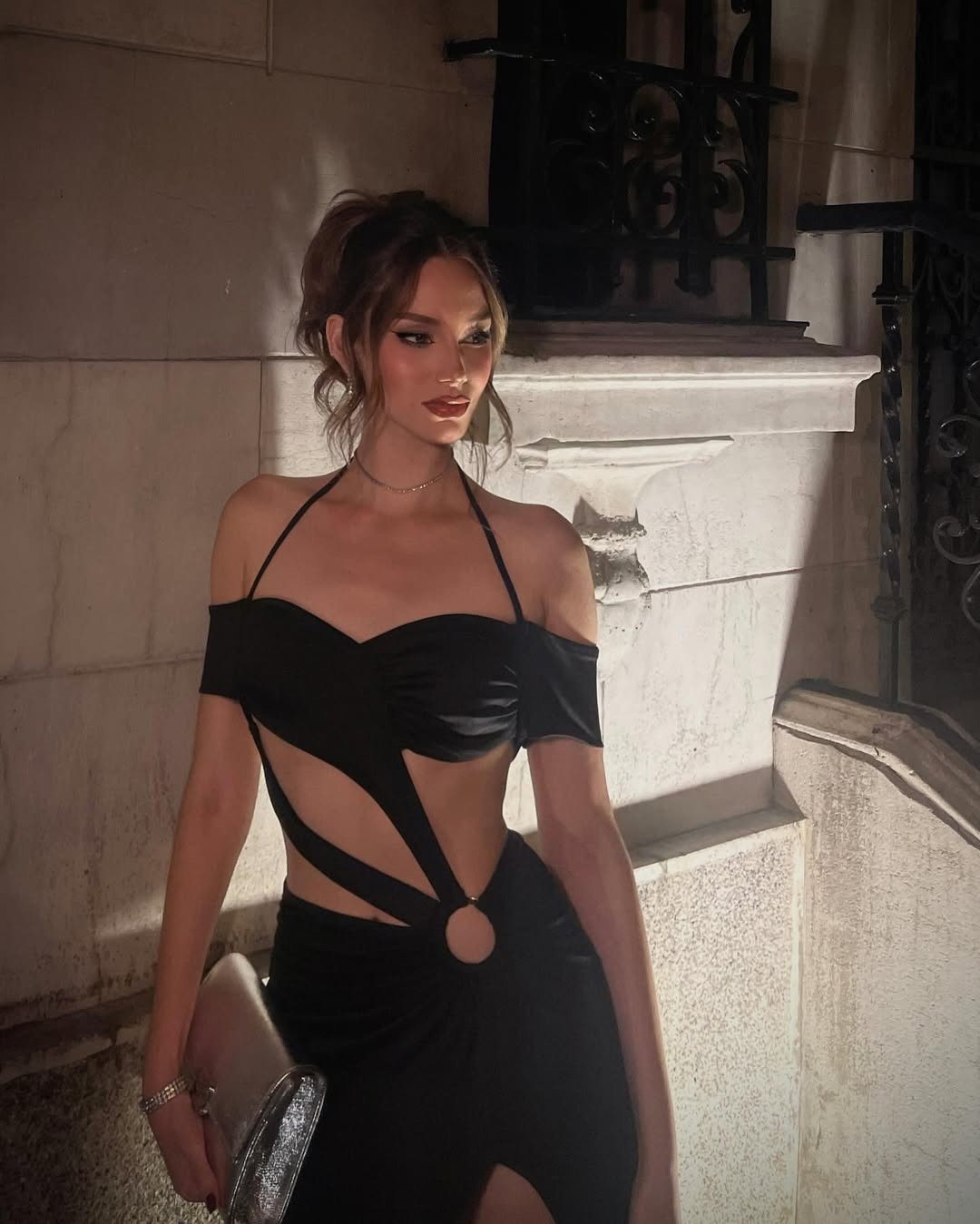 Cô nói thêm: "Rất vui khi được đại diện cho những phụ nữ Peru mạnh mẽ và dũng cảm. Tôi sẽ mang theo bản sắc của chúng ta với tình yêu thương sâu sắc. Được trở thành một phần của sân chơi Hoa hậu Quốc tế khiến tôi phấn khích".