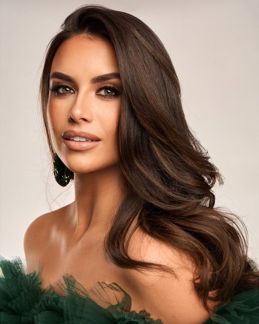 Đại diện Ireland - Jasmine Gerhardt - được. Missosology xếp ở vị trí thứ 3. Cô đã tốt nghiệp ngành luật, có bằng thạc sĩ về nhân quyền và luật Liên minh châu Âu.