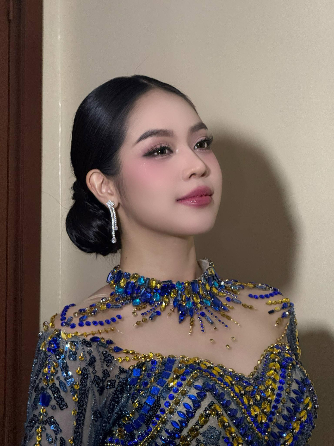 Thanh Thủy nhận nhiều lời khen ngợi từ fan sắc đẹp quốc tế khi xuất hiện ở Indonesia.