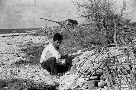 Đến thăm những người đã nằm xuống vì chủ quyền của Tổ quốc, không phải lúc nào cũng có được những nén nhang thơm và bó hoa tươi. Nhưng xin các anh hãy nhận ở chúng tôi lòng cảm phục và biết ơn về sự hy sinh của các anh cho cuộc sống thanh bình của Đất nước