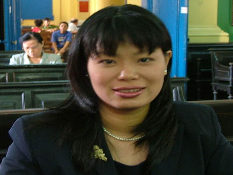 LS Nguyễn Bảo Ngọc, bào chữa cho Lưu Thị Minh Hiền. Ảnh: Hữu Vinh.