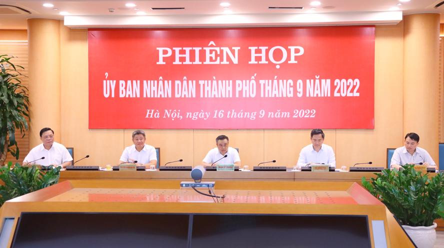 Chủ tịch UBND thành phố Hà Nội Trần Sỹ Thanh chủ trì phiên họp. Ảnh: PV