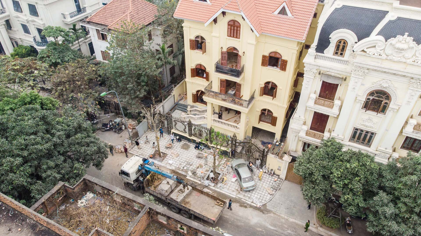 Vi phạm trật tự xây dựng tại công trình biệt thự số 9, nhà B, khu biệt thự 5,2ha trên địa bàn phường Yên Hòa. Ảnh: PV