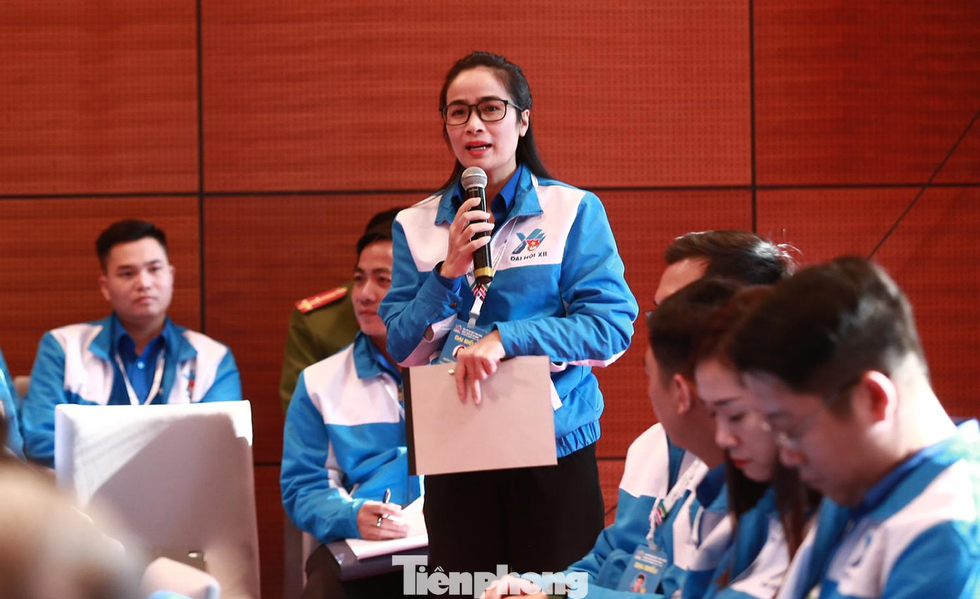 Bí thư Đoàn Ngân hàng Vietinbank Đoàn Thị Kiều Hương phát biểu ý kiến. Ảnh: Bảo Anh Bí thư Đoàn Ngân hàng Vietinbank Đoàn Thị Kiều Hương phát biểu ý kiến. Ảnh: Bảo Anh