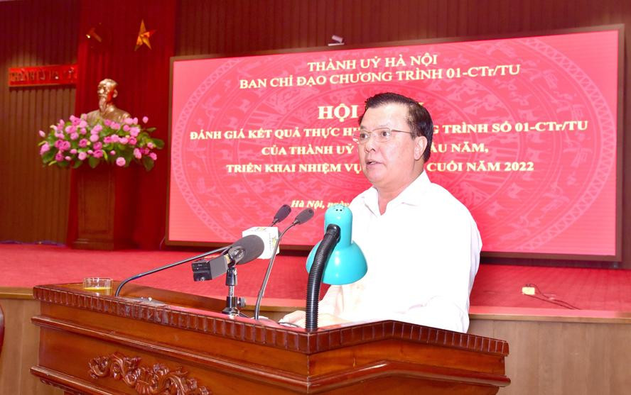 Bí thư Thành uỷ Hà Nội Đinh Tiến Dũng phát biểu kết luận hội nghị. Bí thư Thành uỷ Hà Nội Đinh Tiến Dũng phát biểu kết luận hội nghị.