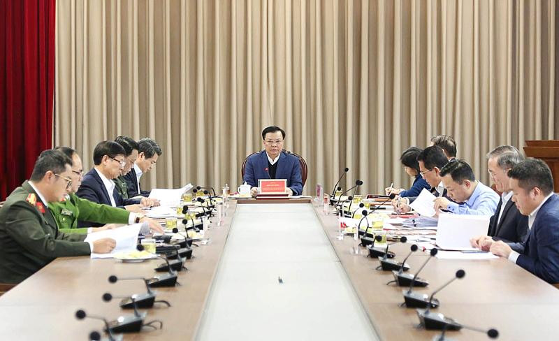 Bí thư Thành ủy Hà Nội Đinh Tiến Dũng - Trưởng Ban Chỉ đạo Thành ủy Hà Nội về Phòng, chống tham nhũng, tiêu cực chủ trì cuộc họp (Ảnh: HNM). Bí thư Thành ủy Hà Nội Đinh Tiến Dũng - Trưởng Ban Chỉ đạo Thành ủy Hà Nội về Phòng, chống tham nhũng, tiêu cực chủ trì cuộc họp (Ảnh: HNM).