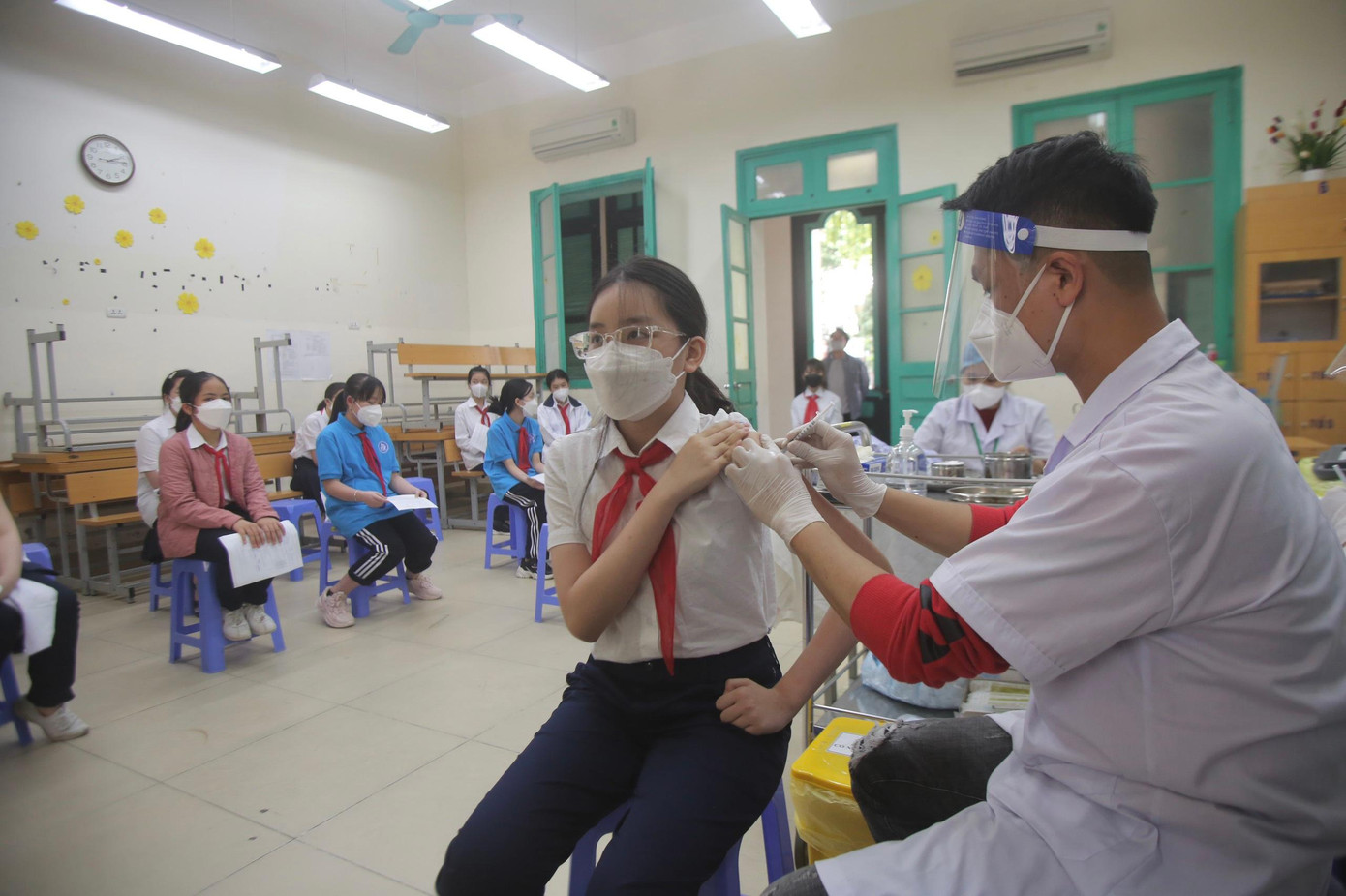 Theo ông Hoàn, đối tượng tiêm đợt này nằm trong độ tuổi từ 5-12 tuổi. Còn đối với trẻ mầm non, sẽ tiêm với trẻ đủ 5 tuổi và tổ chức tiêm tại các nhà trường. Ảnh: Duy Phạm