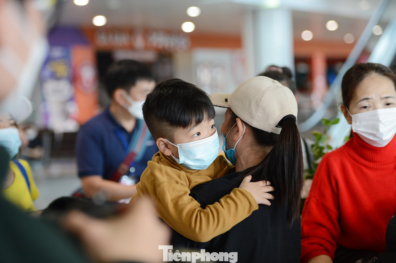 Sáng 8/3, hầu hết người về từ Ukraine hiện đang sinh sống, làm việc, học tập ở thành phố Odessa. Ảnh: Dương Triều