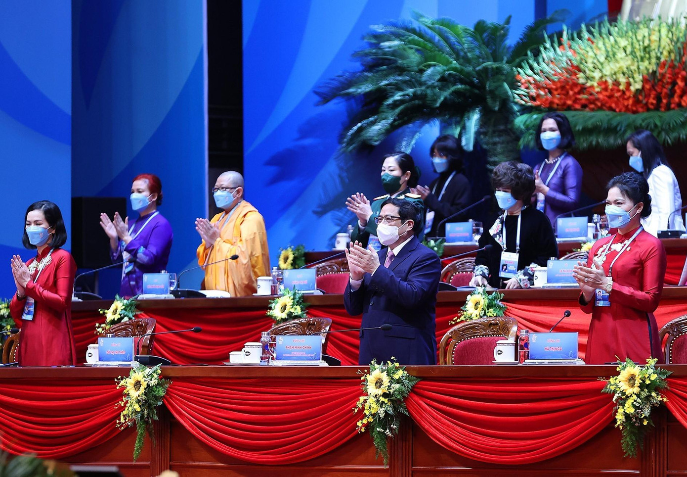 Thủ tướng Phạm Minh Chính và Đoàn Chủ tịch điều hành Đại hội.