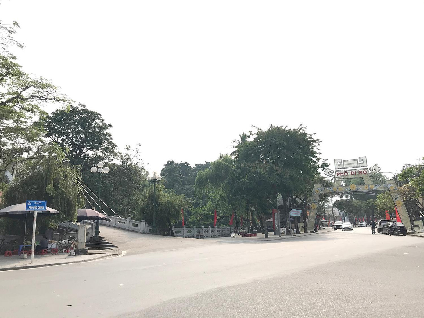 Một góc phố đi bộ Thành cổ Sơn Tây. Ảnh: PV