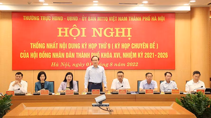 Chủ tịch HĐND thành phố Hà Nội Nguyễn Ngọc Tuấn phát biểu tại hội nghị.