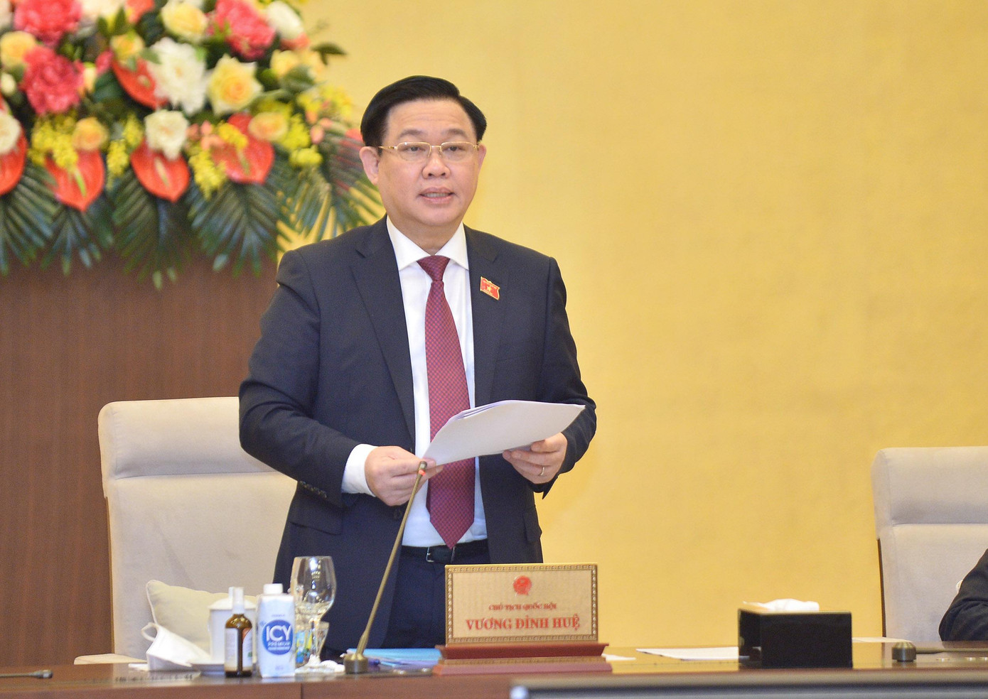 Chủ tịch Quốc hội Vương Đình Huệ phát biểu tại phiên họp. Ảnh: Quochoi