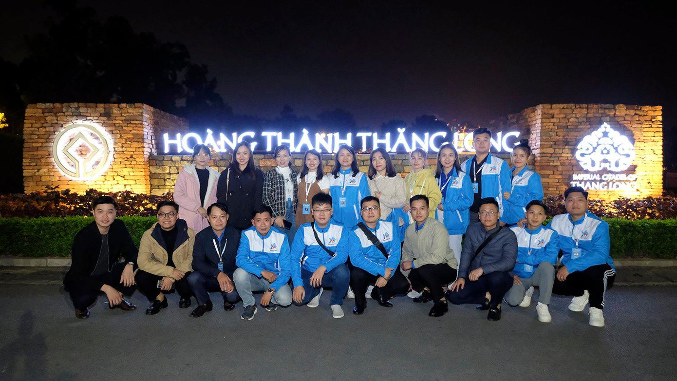 Tối 14/12, nằm trong chuỗi hoạt động trải nghiệm thuộc chương trình Đại hội toàn quốc Đoàn TNCS Hồ Chí Minh lần thứ XII, các đại biểu về dự Đại hội được tham dự chương trình Đêm giải mã Hoàng thành Thăng Long. Ảnh: Hoàng Mạnh Thắng