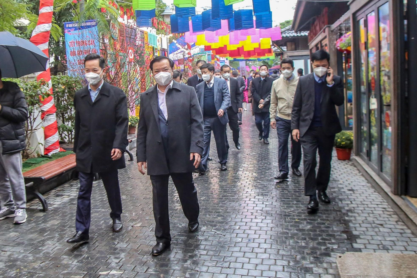 Bí thư Hà Nội Đinh Tiến Dũng dạo Phố Sách Hà Nội cùng các đại biểu thành phố, quận Hoàn Kiếm. Ảnh: Duy Phạm Bí thư Hà Nội Đinh Tiến Dũng dạo Phố Sách Hà Nội cùng các đại biểu thành phố, quận Hoàn Kiếm. Ảnh: Duy Phạm