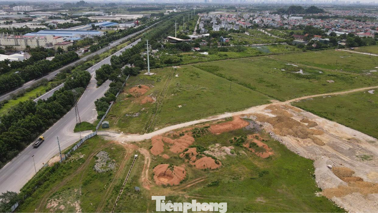 Hà Nội hiện tồn tại nhiều dự án bỏ hoang nhiều năm không triển khai. Ảnh: PV Hà Nội hiện tồn tại nhiều dự án bỏ hoang nhiều năm không triển khai. Ảnh: PV