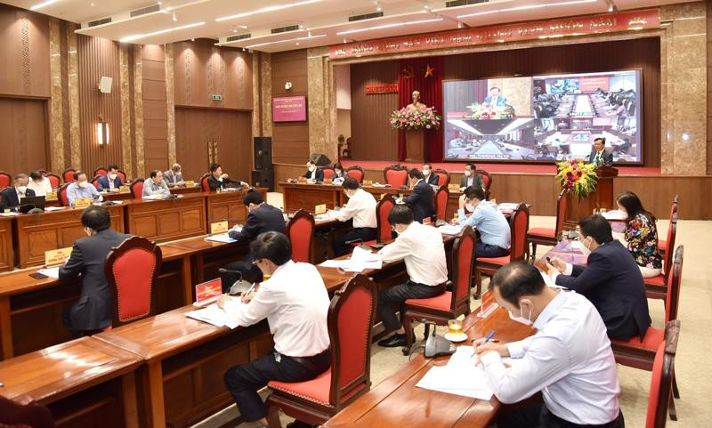 Ngày 7/4, Ban chấp hành Đảng bộ thành phố Hà Nội tổ chức hội nghị chuyên đề, tập trung thảo luận, cho ý kiến về chủ trương đối với 2 nội dung gồm: “Kế hoạch đầu tư xây dựng, cải tạo trường học công lập đạt chuẩn quốc gia, nâng cấp hệ thống y tế và tu bổ, tôn tạo di tích trong giai đoạn 2022-2025” và “Biện pháp giải quyết, tập trung xử lý đối với các dự án vốn ngoài ngân sách có sử dụng đất chậm tiến độ, chậm triển khai, vi phạm pháp luật đất đai trên địa bàn thành phố Hà Nội”. Ngày 7/4, Ban chấp hành Đảng bộ thành phố Hà Nội tổ chức hội nghị chuyên đề, tập trung thảo luận, cho ý kiến về chủ trương đối với 2 nội dung gồm: “Kế hoạch đầu tư xây dựng, cải tạo trường học công lập đạt chuẩn quốc gia, nâng cấp hệ thống y tế và tu bổ, tôn tạo di tích trong giai đoạn 2022-2025” và “Biện pháp giải quyết, tập trung xử lý đối với các dự án vốn ngoài ngân sách có sử dụng đất chậm tiến độ, chậm triển khai, vi phạm pháp luật đất đai trên địa bàn thành phố Hà Nội”.