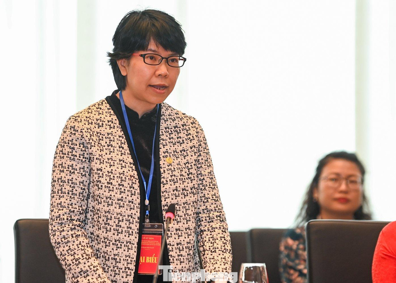 Bà Vũ Thị Quỳnh Liên, Phó Giám đốc, Tổng Biên tập Nhà xuất bản Kim Đồng cảm ơn lãnh đạo Đảng, Nhà nước, các bộ ban ngành đã luôn quan tâm, tạo điều kiện để ngành xuất bản ngày càng phát triển. Ảnh: Nhật Minh