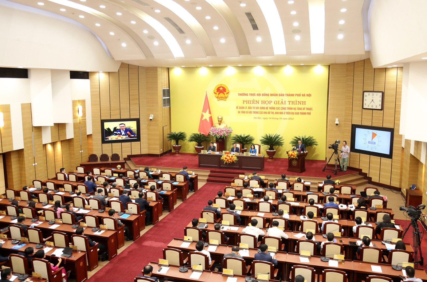 HĐND thành phố Hà Nội vừa tổ chức phiên giải trình về quản lý, đầu tư xây dựng hạ tầng kỹ thuật, hạ tầng xã hội tại các khu đô thị, khu nhà ở có quy mô từ 2ha trên địa bàn thành phố. Ảnh: PV HĐND thành phố Hà Nội vừa tổ chức phiên giải trình về quản lý, đầu tư xây dựng hạ tầng kỹ thuật, hạ tầng xã hội tại các khu đô thị, khu nhà ở có quy mô từ 2ha trên địa bàn thành phố. Ảnh: PV