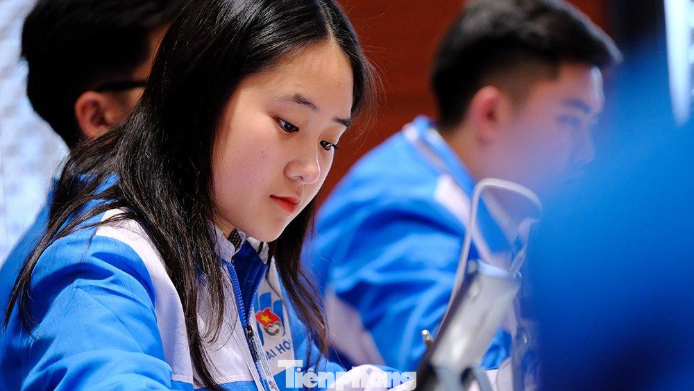 Phó Bí thư Đoàn Trường THPT Amsterdam - nữ đại biểu Chu Hoa Bảo Trâm. Ảnh: Hoàng Mạnh Thắng Phó Bí thư Đoàn Trường THPT Amsterdam - nữ đại biểu Chu Hoa Bảo Trâm. Ảnh: Hoàng Mạnh Thắng