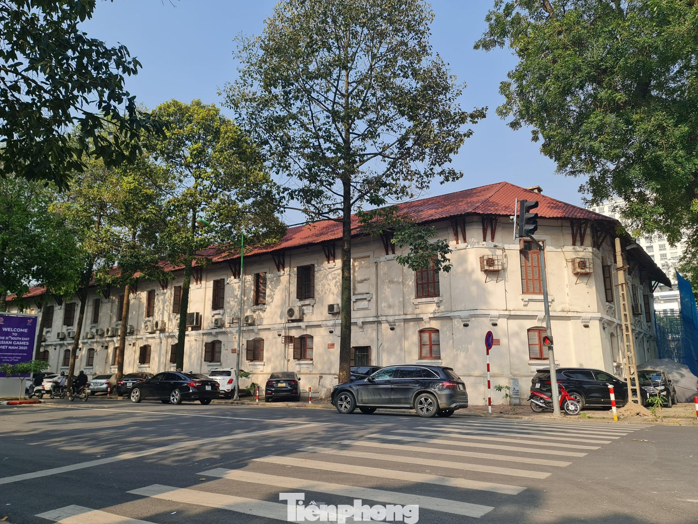 Tòa nhà cổ ở 61 Trần Phú đang bị phá dỡ để thi công công trình. Ảnh: Hiểu Minh Tòa nhà cổ ở 61 Trần Phú đang bị phá dỡ để thi công công trình. Ảnh: Hiểu Minh