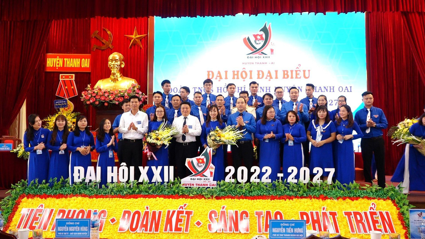Trong 2 ngày 8-9/8/2022, Đoàn Thanh niên Cộng sản Hồ Chí Minh huyện Thanh Oai (Hà Nội) tổ chức Đại hội đại biểu lần thứ XXII, nhiệm kỳ 2022-2027 với 158 đại biểu là các đoàn viên, thanh niên ưu tú đại diện cho hơn 8.000 đoàn viên, thanh niên của huyện. Trong 2 ngày 8-9/8/2022, Đoàn Thanh niên Cộng sản Hồ Chí Minh huyện Thanh Oai (Hà Nội) tổ chức Đại hội đại biểu lần thứ XXII, nhiệm kỳ 2022-2027 với 158 đại biểu là các đoàn viên, thanh niên ưu tú đại diện cho hơn 8.000 đoàn viên, thanh niên của huyện.