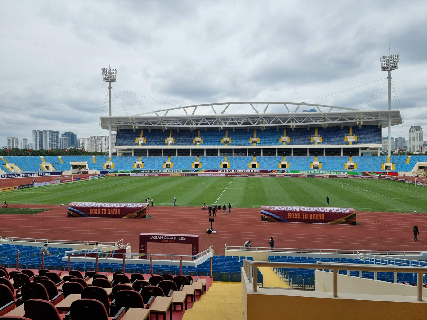 Sân vận động quốc gia Mỹ Đình trước trận đấu giữa đội tuyển Việt Nam và đội tuyển Trung Quốc. Ảnh: PV Sân vận động quốc gia Mỹ Đình trước trận đấu giữa đội tuyển Việt Nam và đội tuyển Trung Quốc. Ảnh: PV