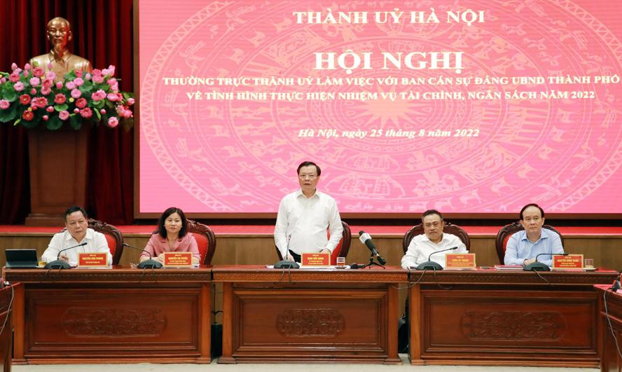 Bí thư Thành uỷ Hà Nội Đinh Tiến Dũng phát biểu tại hội nghị. Ảnh: PV Bí thư Thành uỷ Hà Nội Đinh Tiến Dũng phát biểu tại hội nghị. Ảnh: PV