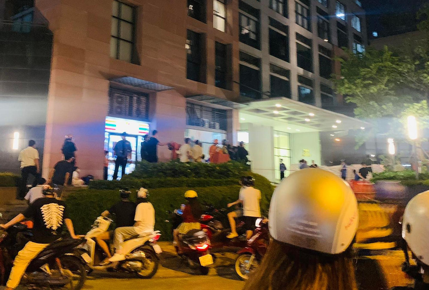 Chung cư xảy ra vụ việc. Chung cư xảy ra vụ việc.