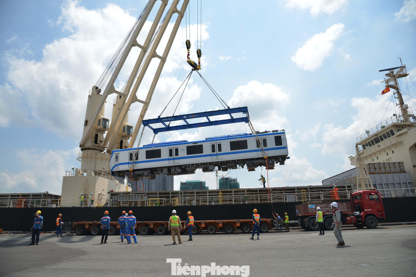 Trước đó đã có 15 đoàn tàu của tuyến Metro số 1 được vận chuyển về TPHCM. Trước đó đã có 15 đoàn tàu của tuyến Metro số 1 được vận chuyển về TPHCM.