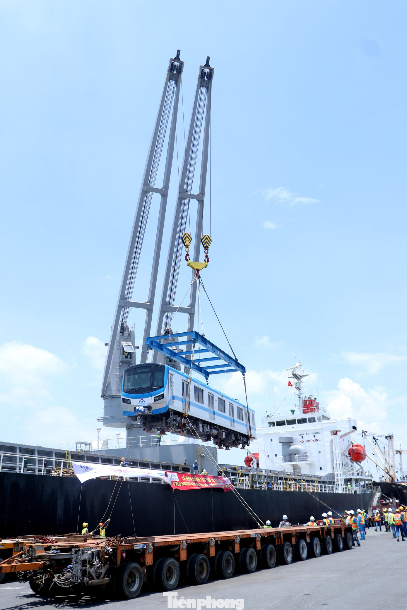 Đến ngày 9/10/2020, đoàn tàu đầu tiên, với 3 toa về đến TPHCM. Các đoàn tàu tiếp theo lần lượt được vận chuyển về vào năm 2021 và 2022. Đến ngày 9/10/2020, đoàn tàu đầu tiên, với 3 toa về đến TPHCM. Các đoàn tàu tiếp theo lần lượt được vận chuyển về vào năm 2021 và 2022.