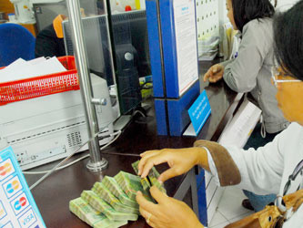 Nhiều người vẫn rất mù mờ không biết để vay được vốn mua nhà ở xã hội thì phải làm thủ tục ra sao, đối tượng nào được vay. Ảnh: HTD