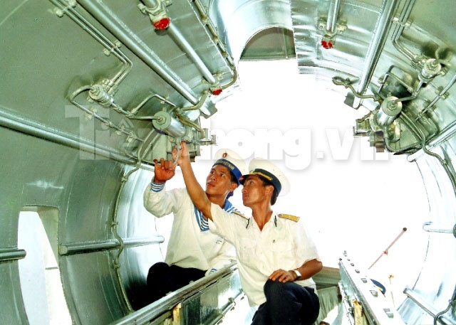 Kiểm tra bệ phóng tên lửa trên hải trình