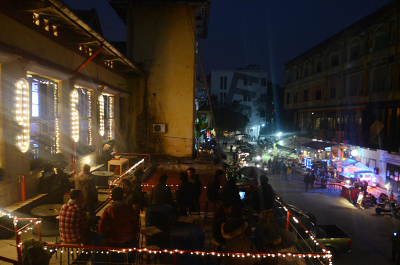 Buổi tối ở Zone 9 nhộn nhịp chủ yếu là các bạn trẻ đến tìm không gian yên tĩnh giữa lòng Hà Nội