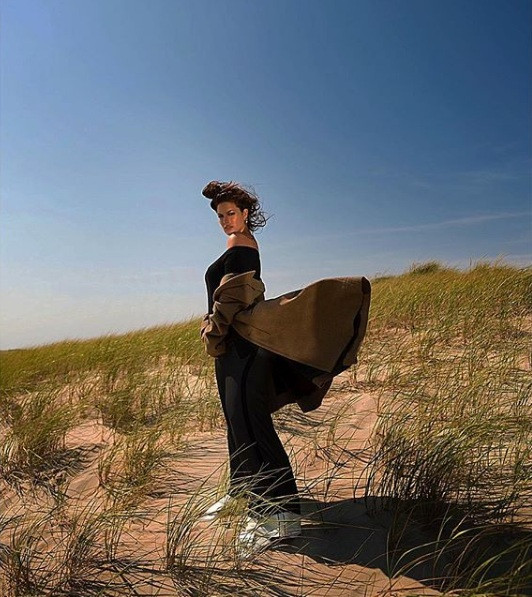 Đường cong tròn đầy gợi cảm của mỹ nhân ngoại cỡ Ashley Graham ảnh 25