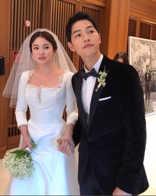 Người hâm mộ thả ‘triệu tim’ khi Song Hye Kyo gửi lời cảm ơn sau đám cưới ảnh 3