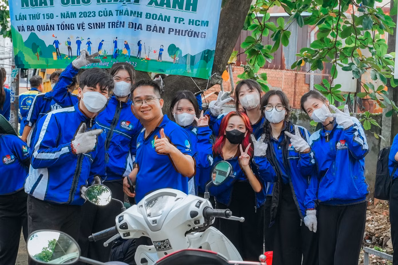 Các bạn đoàn viên, thanh niên hào hứng tham gia chương trình. Các bạn đoàn viên, thanh niên hào hứng tham gia chương trình.