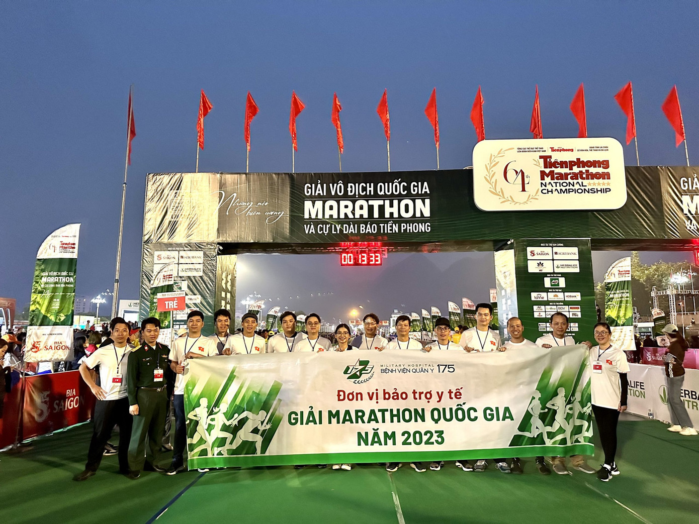 Mùa giải để lại nhiều kỉ niệm đẹp đối với đội ngũ, y bác sĩ Bệnh viện Quân y 175. Mùa giải để lại nhiều kỉ niệm đẹp đối với đội ngũ, y bác sĩ Bệnh viện Quân y 175.