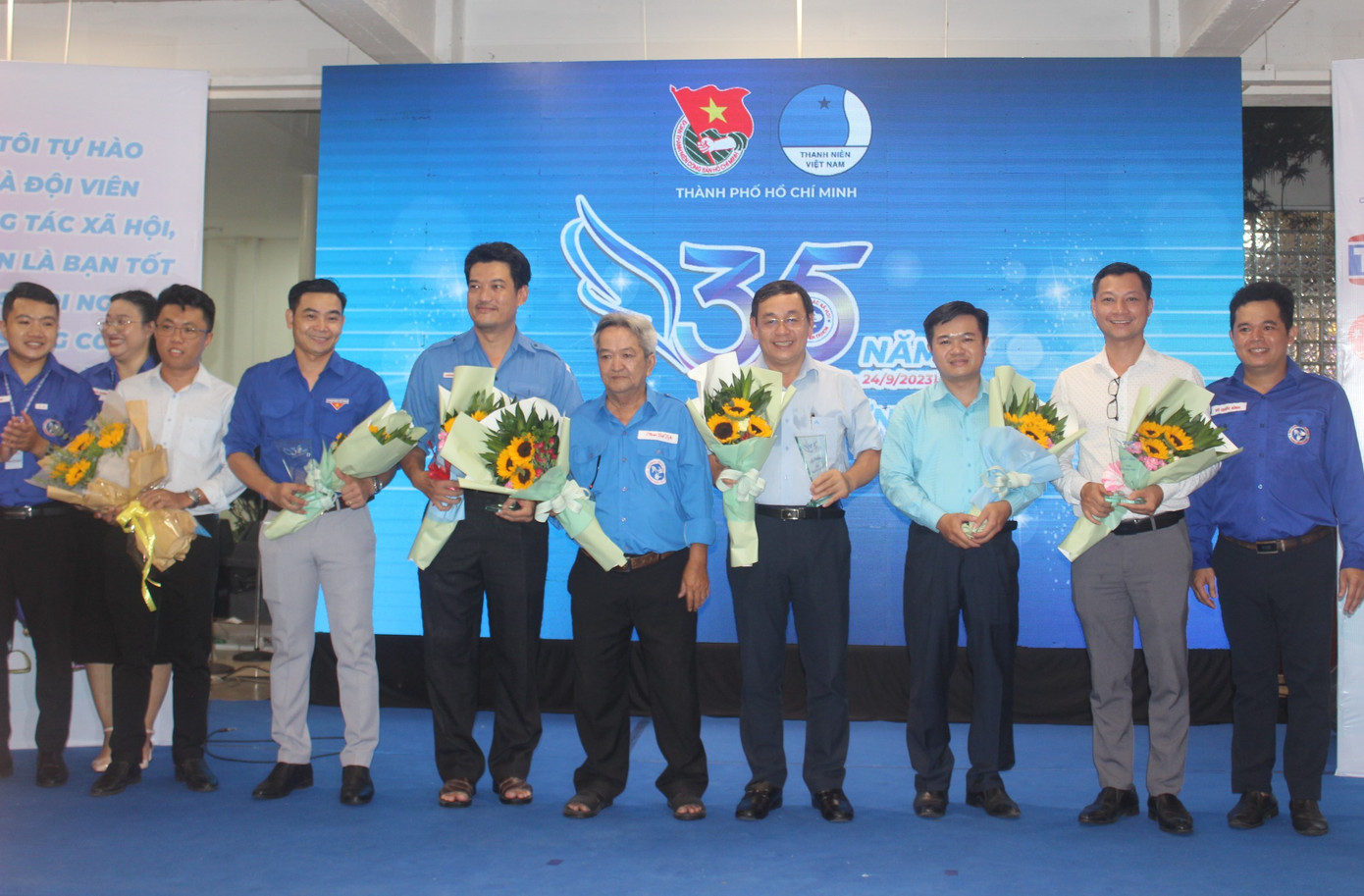 Ban Tổ chức tri ân các thế hệ đội trường Đội Công tác xã hội Thanh niên Thành phố qua các thời kỳ. Ban Tổ chức tri ân các thế hệ đội trường Đội Công tác xã hội Thanh niên Thành phố qua các thời kỳ.