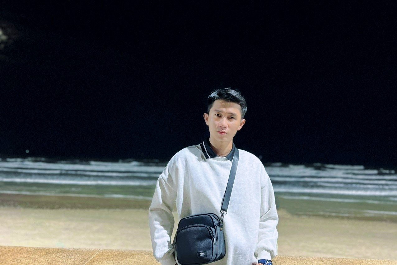 Lâm Hữu Kha ưu tiên những công việc part time để đảm bảo thời gian học tập. (Ảnh: NVCC) Lâm Hữu Kha ưu tiên những công việc part time để đảm bảo thời gian học tập. (Ảnh: NVCC)