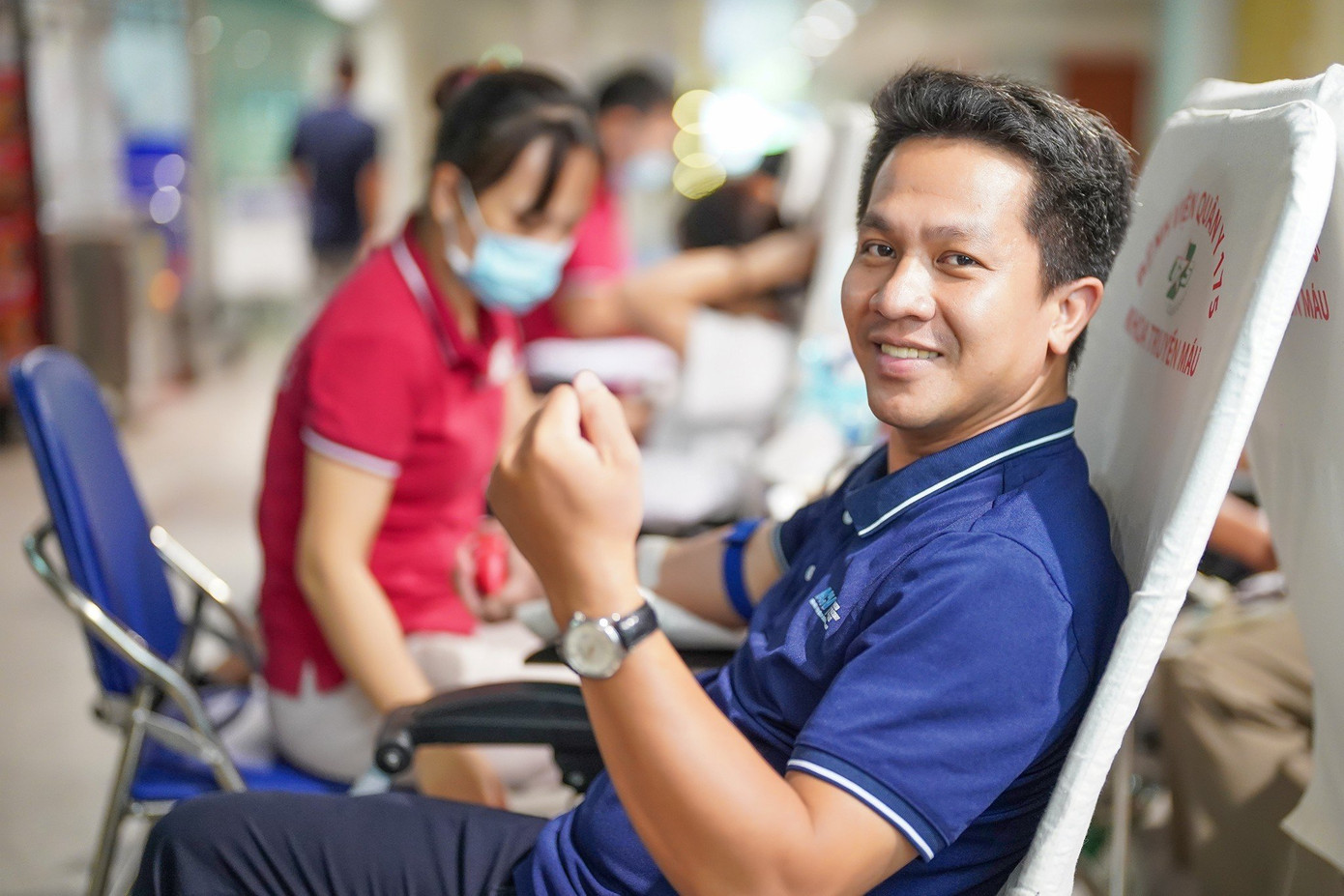 Anh Phùng Thanh Tú tham gia hiến máu tại Ngày hội.