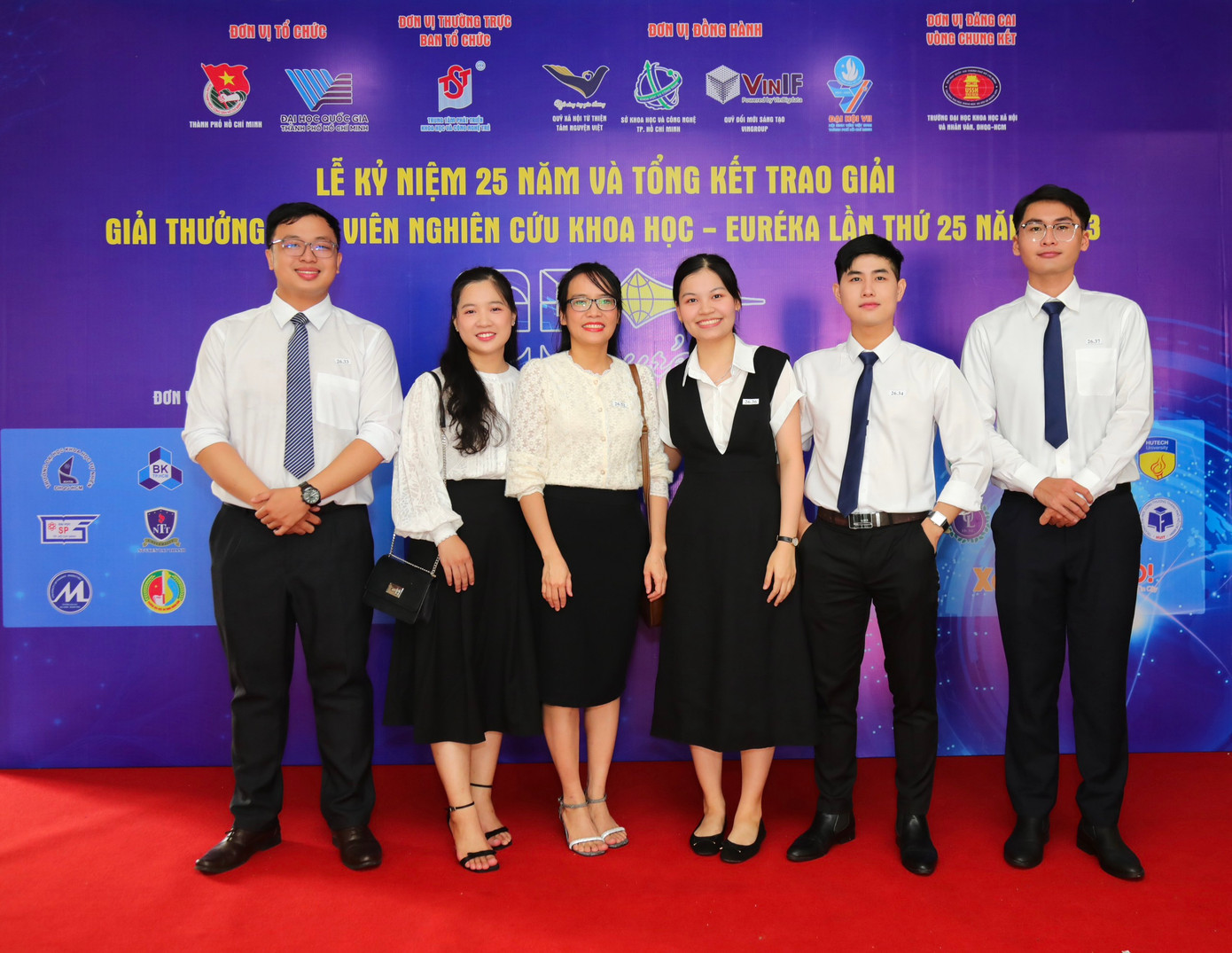 Những cố gắng của nhóm đã gặt hái được thành quả xứng đáng. Những cố gắng của nhóm đã gặt hái được thành quả xứng đáng.