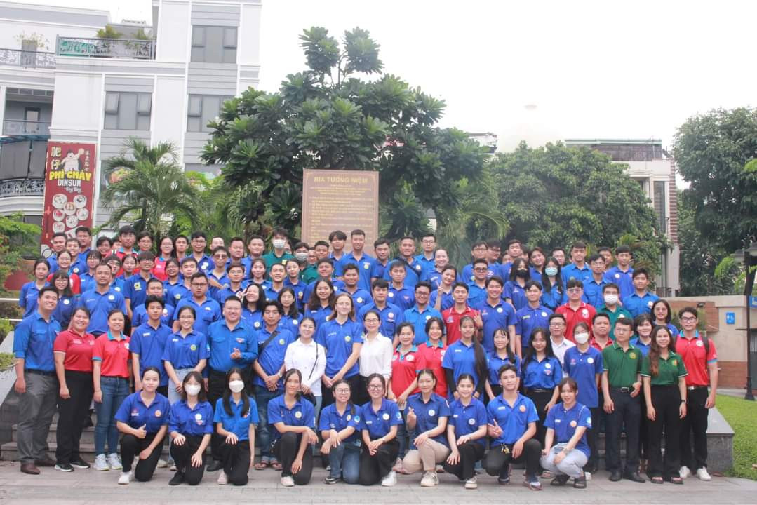 Lễ khai mạc Hành trình “Có một Chợ Lớn rất khác” 2023, diễn ra tại Bia An ninh T4 (phường 8, quận 11, TP. HCM). (Ảnh: Thành Đoàn TP. HCM)