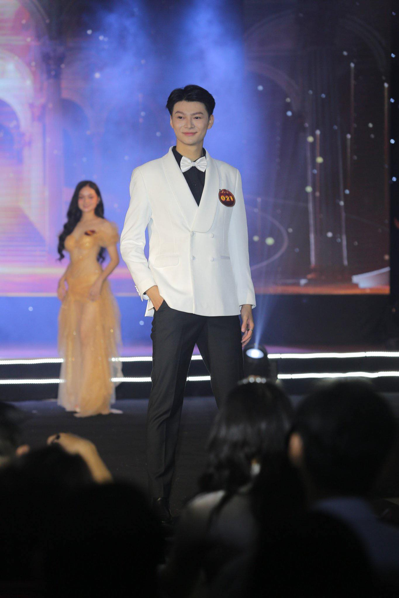 Phần trình diễn áo vét của Duy Bảo nhận được nhiều lời khen từ khán giả. (Ảnh: NVCC)